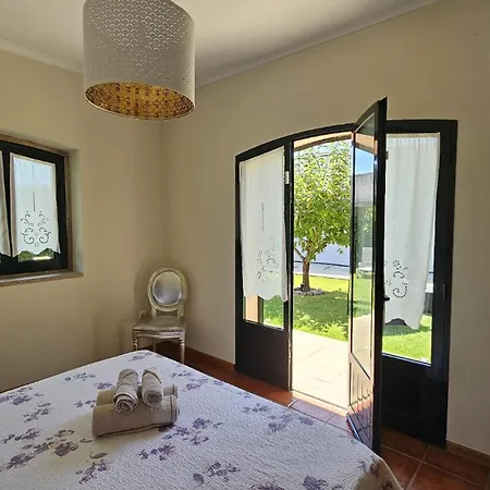 Apartment Casa Alem Rio - Quartos 6 Em Santo Tirso